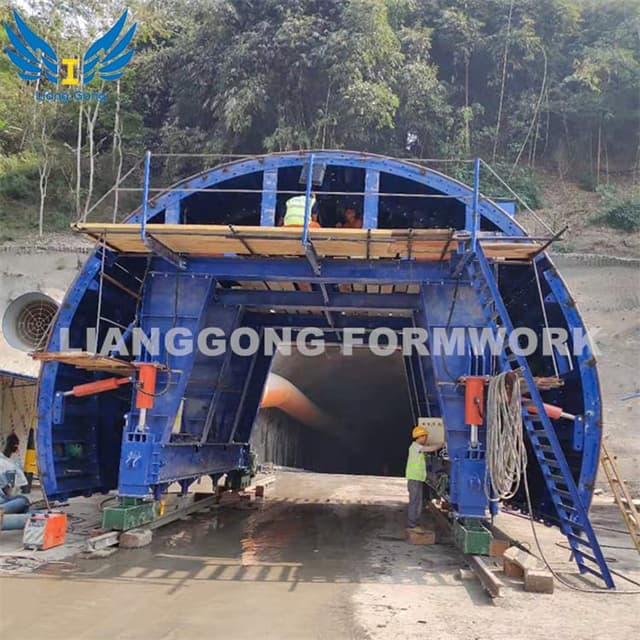 Steel Hydraulic Tunnel Lining Trolley Para sa Railway Tunnel Construction